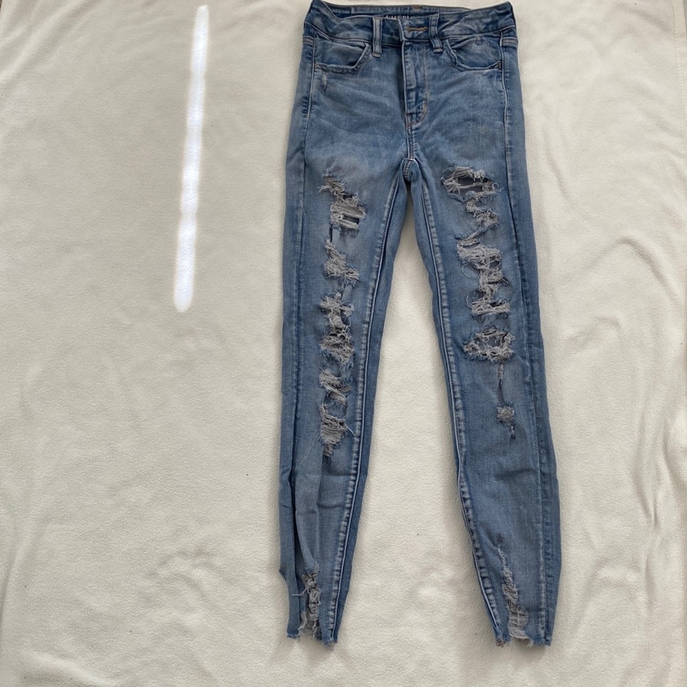 American Eagle Ripped Hi-Rise Jegging